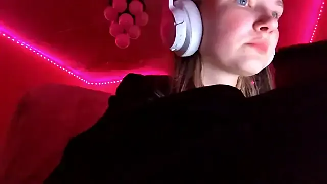 KarinRobertson on StripChat