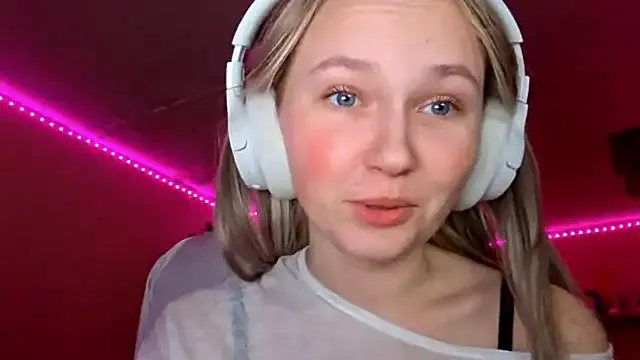 KarinRobertson on StripChat