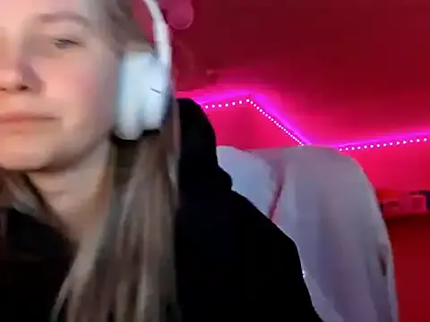 KarinRobertson on StripChat