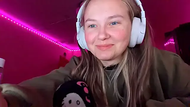 KarinRobertson on StripChat