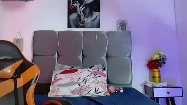 Karol_wish on StripChat