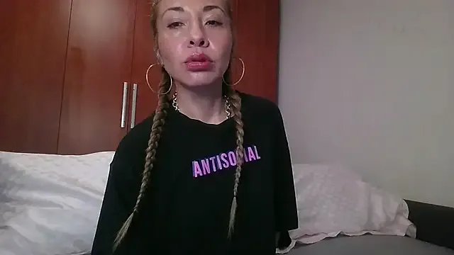 KarolinaReaper on StripChat
