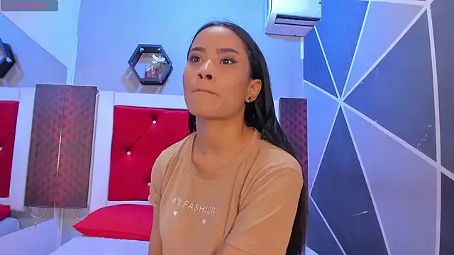 Karoll014 on StripChat