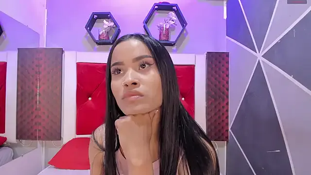 Karoll014 on StripChat