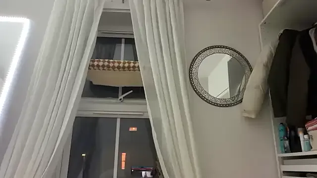 KayleeBella — suck dildo 