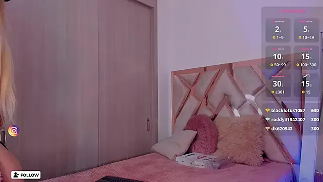 khloe__018 on StripChat