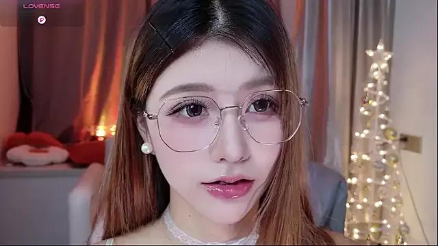 Kiki--2025 on StripChat