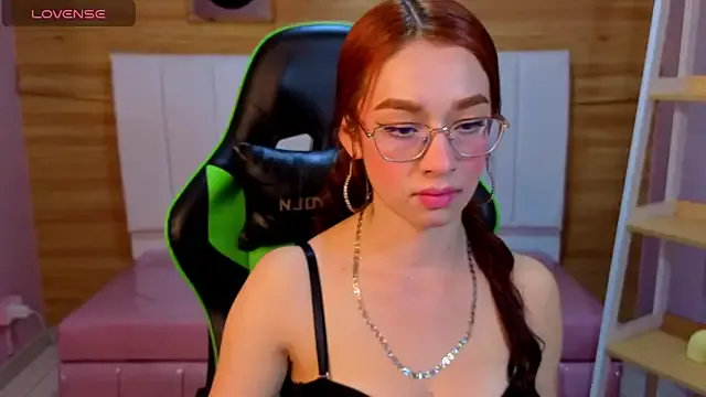 Kimberly23_a on StripChat