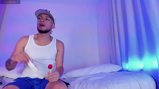 Kings_Ultimate on StripChat