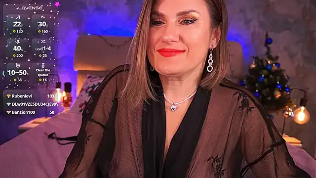 KiraRoxx on StripChat