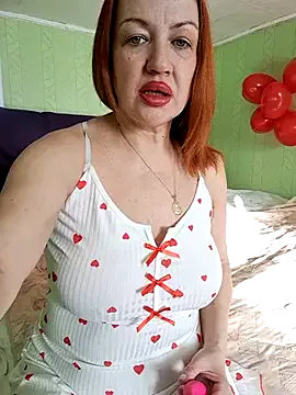 KiraXTender — slap the ass to the red one