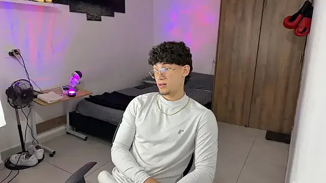 Kisan_Smith on StripChat