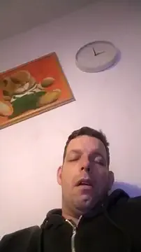 Knuffelstaaff123 on StripChat