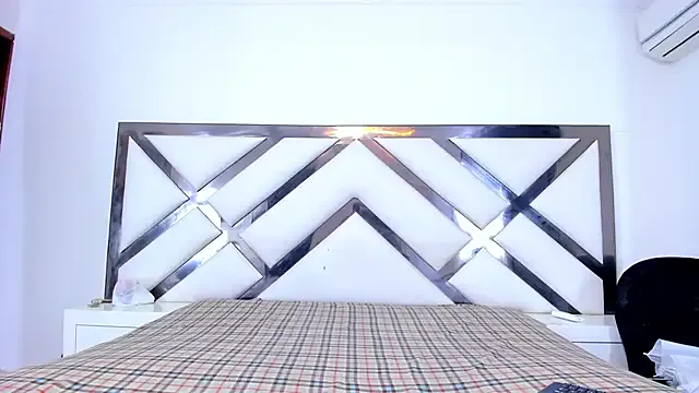 LadyandMaverick on StripChat