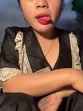 lana-kan on StripChat