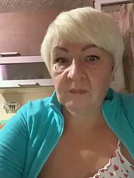 Laura_Millf on StripChat