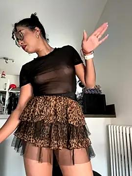 Lauyako_974 — 15fesses sur mes fesses huile