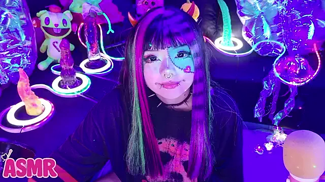 LaytonBox — Freechat on StripChat