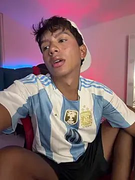 Leonarrrd_01 on StripChat