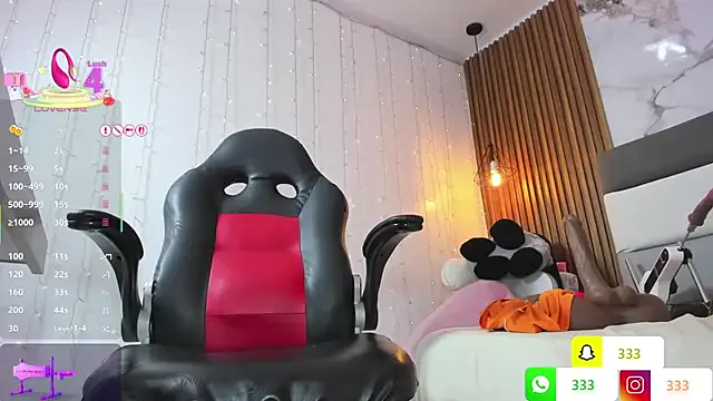 LIA_ROUX1 on StripChat