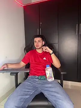 Liam_Mateo on StripChat