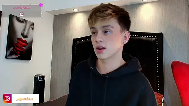 LiamWildx20 on StripChat