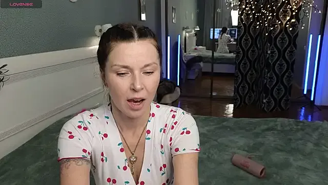 LinaJoy on StripChat