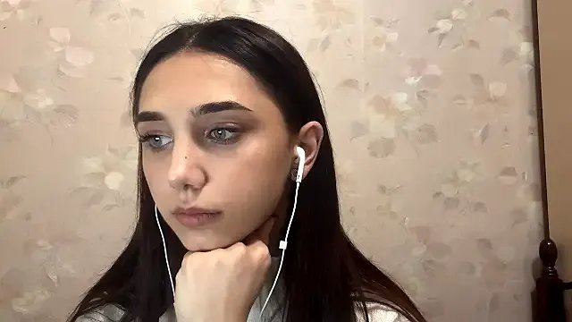 LinaMour on StripChat