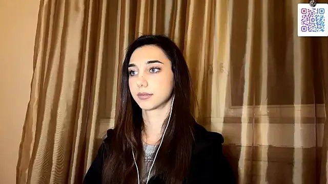 LinaMour on StripChat