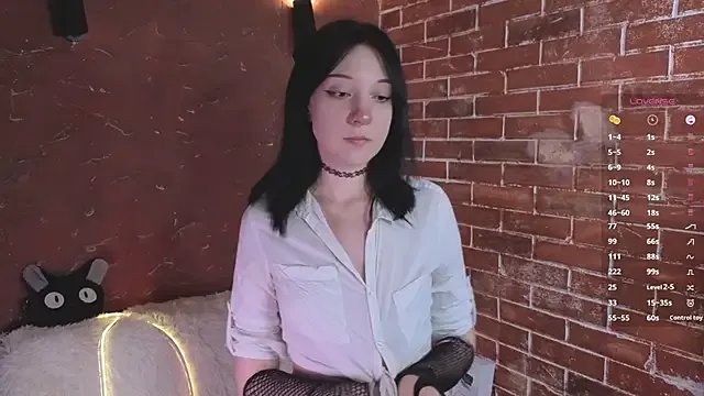 LisaBunnyy — Lift up my top and squeeze perfect boobs