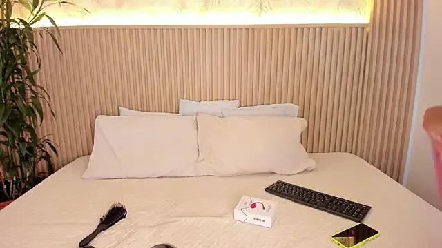 Liss-Reyes on StripChat 