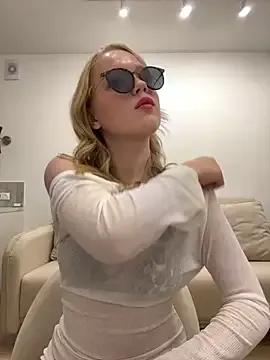 Little_Forest_ELF on StripChat 