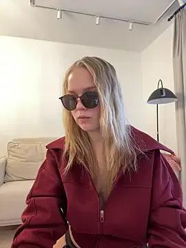 Little_Forest_ELF on StripChat 