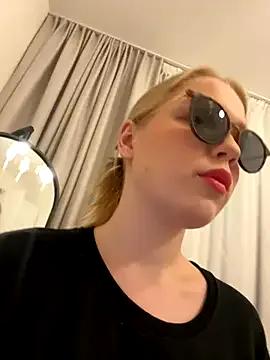 Little_Forest_ELF on StripChat 