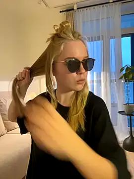 Little_Forest_ELF on StripChat 