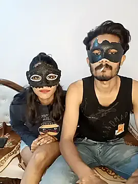 Lovebirdss on StripChat