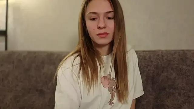 LovelyKatea — naked show