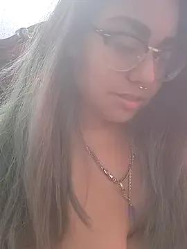 Lovelyrainn — Freechat on StripChat
