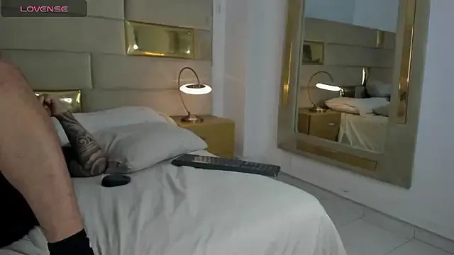 LoveRebels_ on StripChat