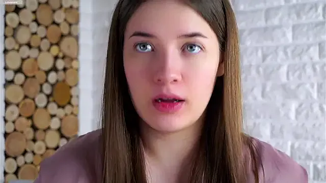 LowOncoming on StripChat