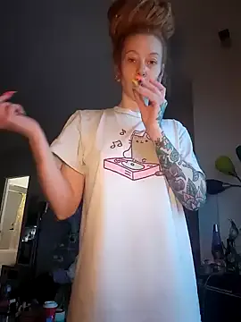 LucidLucy on StripChat