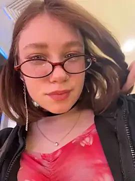 lucy-joy on StripChat