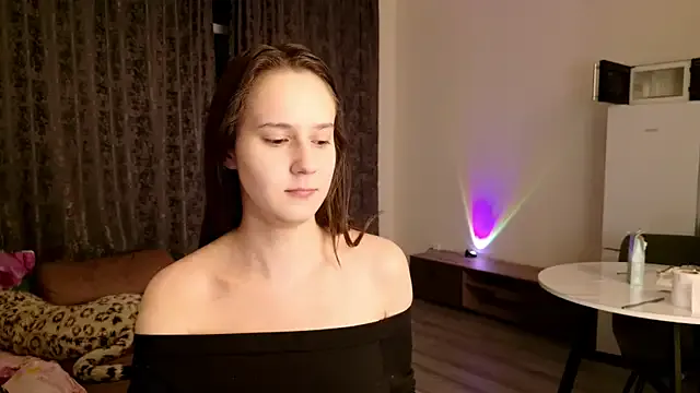 LucyRose3 on StripChat