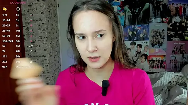 LucyRose3 on StripChat