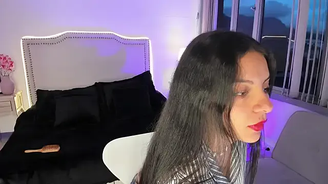 luisa__rosse — Undressing very sexy