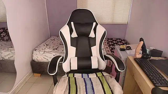 luna_desiree on StripChat