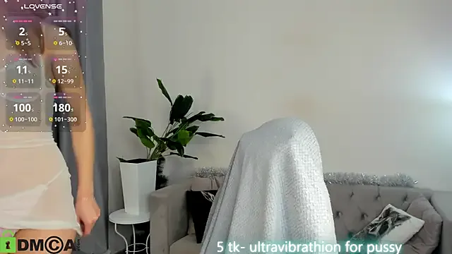 Luna_Vibee on StripChat