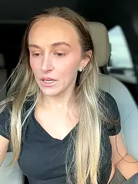 lunagirl13 on StripChat