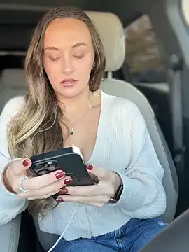 lunagirl13 on StripChat