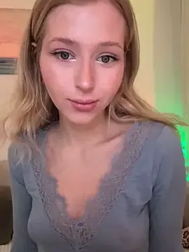 LunaRase on StripChat